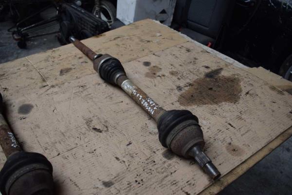 CARDAN DROIT CITROEN BERLINGO / PEUGEOT PARTNER 2008+ 1.6HDI - Vue 1